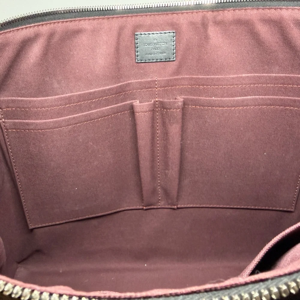 Authentic Louis Vuittion Monogram Macassar Porte Documents Voyage
